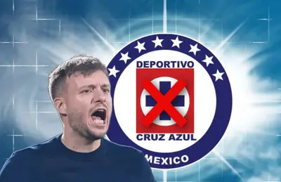 Martín Anselmi gritando y logo de Cruz Azul con cruz en medio/ Foto México Informa.
