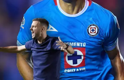 Martín Anselmi y nuevo jersey de Cruz Azul/Foto Fox Deportes.