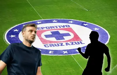 Martín Anselmi y silueta de jugador celebrando/ Foto Capital CDMX.