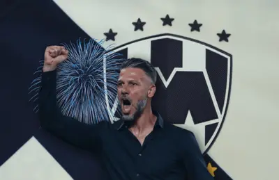 Martín Demichelis con puño arriba/Foto Rayados.
