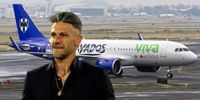 Martín Demichelis en viaje con Rayados / FOTO EL CLARÍN