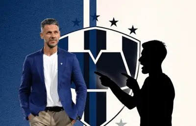 Martín Demichelis sonriendo y silueta de jugador/ Foto SmartResize.