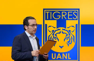 Mauricio Culebro y escudo de Tigres/Foto Wallpaper Access.
