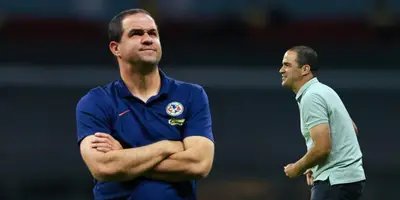 Mientras todos dormían, Jardine incorporó refuerzo en la defensa del América