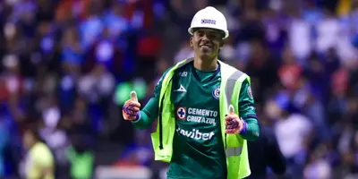 Mier celebrando. Foto: Cruz Azul