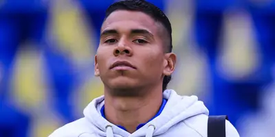 Mier llegando a enfrentar a América. Foto: Cruz Azul