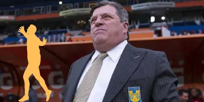 Miguel Herrera dirigiendo partido con los Tigres, en el Estadio Hidalgo. Foto: Tiempo La Noticia Digital