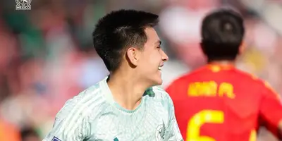 Mora vs España. Foto: Selección Mexicana