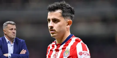 Mozo en partido con Chivas. Foto: ESTO