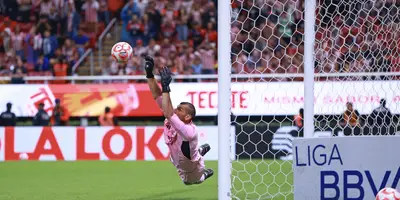 Nahuel atajando penal. Foto: Tigres