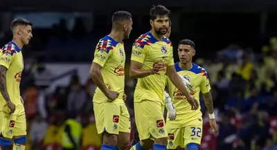 Néstor Araujo causará baja del América luego de confirmar una lesión de ligamento cruzado