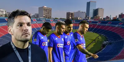 Nicolás Larcamón junto a futbolistas de Cruz Azul / FOTO CANAL 13