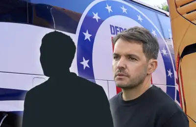 Nicolás Larcamón y sombra de jugador/ Foto ESTO.