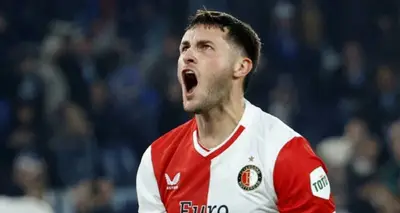 No hace goles y ahora este es el valor que tiene Santiago Giménez