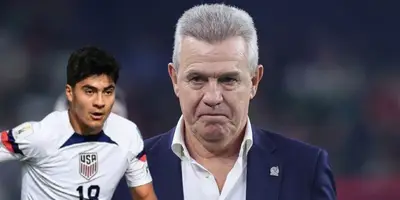 Obed Vargas junto a Javier Aguirre / FOTO MERIDIANO