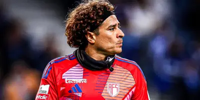 Ochoa en calentamiento pre partido. Foto: Ochoa en Facebook