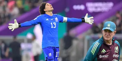 Ochoa en partido, tomado de Récord, con Aguirre al frente