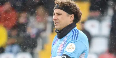 Ochoa vs Arouca. Foto: Guillermo Ochoa en FB