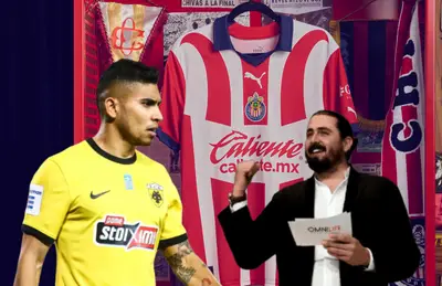 Orbelín Pineda y Amaury Vergara sonriendo/Foto Chivas.