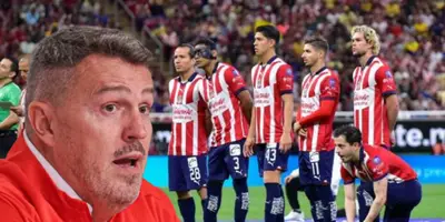 Òscar García junto a futbolistas de Chivas / FOTO ESTO