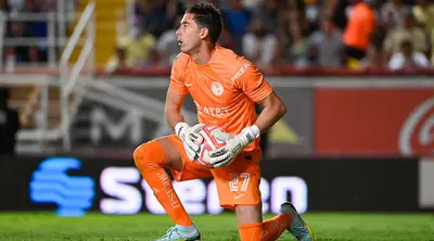 ÓScar Jiménez ha demostrado el porque es el portero titular del América.