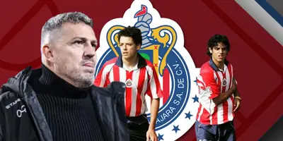 Òscar Junyent junto a Javier Hernández y Carlos Vela / FOTO GOAL