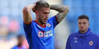 Piovi lamentándose en partido con Cruz Azul. Foto: Soy Fútbol
