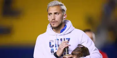 Piovi llegando a partido. Foto: Récord