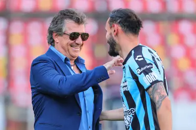 Por incumpliento a las ordenes de la familia Leaño fue corrido el estratega.