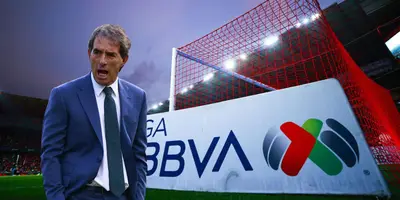 Publicidad de Liga MX en estadio. Foto: Milenio