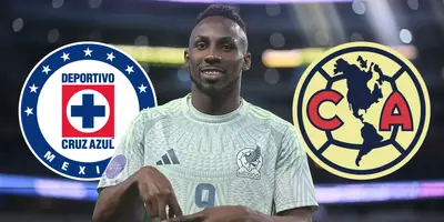 Quiñones en partido, foto de FOX Deportes, con escudo de Cruz Azul y América al frente