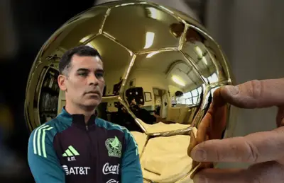 Rafael Márquez serio y Balón de Oro de fondo/Foto Dazn.