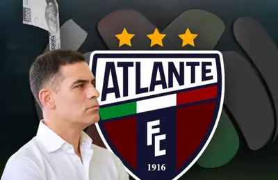Rafael Márquez y escudo del Atlante/Foto Infobae.