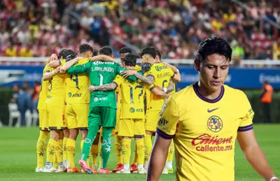 Ramón Juárez y jugadores del América/ Foto Mexsport.