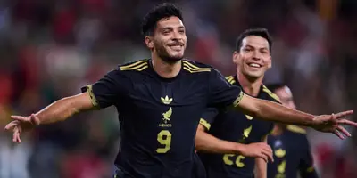 Raúl en partido. Foto: Récord