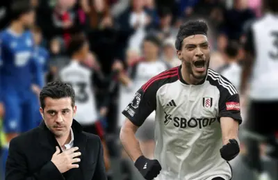 Raúl Jiménez festejando, a su lado su entrenador, Marco Alexandre/ Foto ESPN.