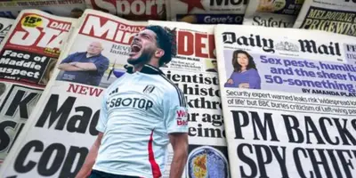 Raúl Jiménez junto a diarios ingleses / FOTO RÉCORD