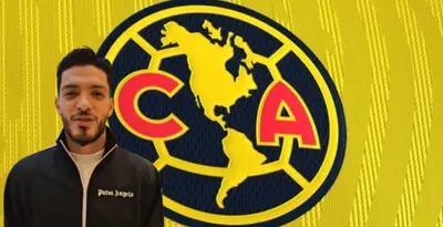 Raúl Jiménez junto al escudo del América / FOTO