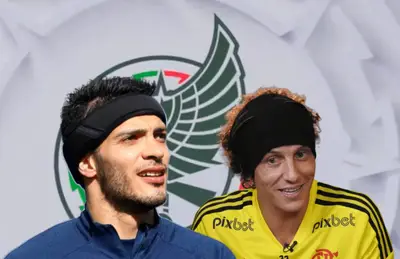 Raúl Jiménez y David Luiz/Foto Cadena Noticias.