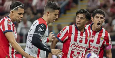 Ricardo Marrín, jugador del Atlas, Yael Padilla y Víctor Guzmán / FOTO X
