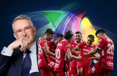 Ricardo Salinas y jugadores del Toluca/Foto Phante.
