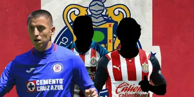Roberto Alvarado junto a dos futbolistas incógnitos de Chivas / FOTO EL UNIVERSAL