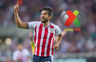 Rodolfo Pizarro celebrando y logo de Liga MX/ Foto TV Azteca Jalisco.