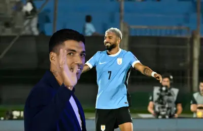 Rodrigo Aguirre celebrando y Luis Suárez/ Foto La Razón de México.