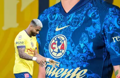 Rodrigo Aguirre y playera del América/Foto Planeta Fobal.
