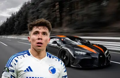 Rodrigo Huescas y auto de fondo/ Foto Car and Driver.