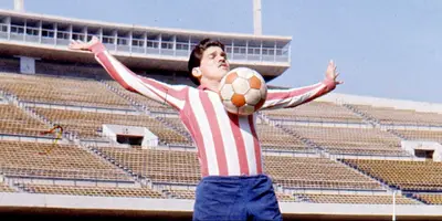 Salvador Reyes consiguió anotarle 12 tantos al América en todas las competencias