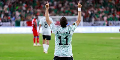 Santi Giménez encendió las alarmas de la Selección Mexicana, en especial por su lesión.