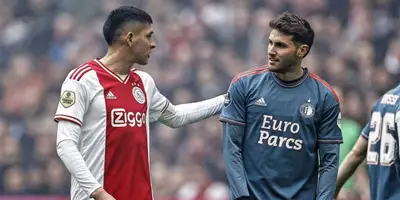 Santi Giménez y Edson en Ajax vs Feyenoord. Foto: Fútbol Total