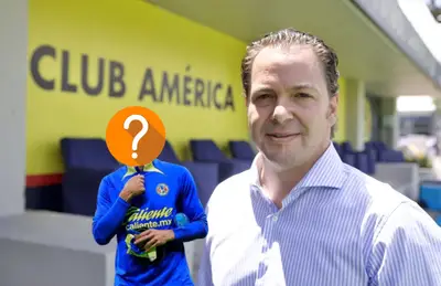 Santiago Baños y jugador del América con rostro tapado/Foto Curso en la Noticia.